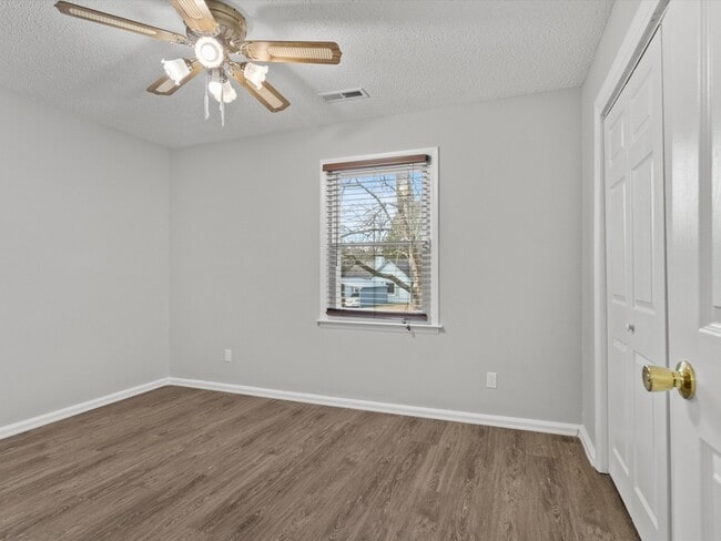 Building Photo - 2903 Deerfield Rd NW