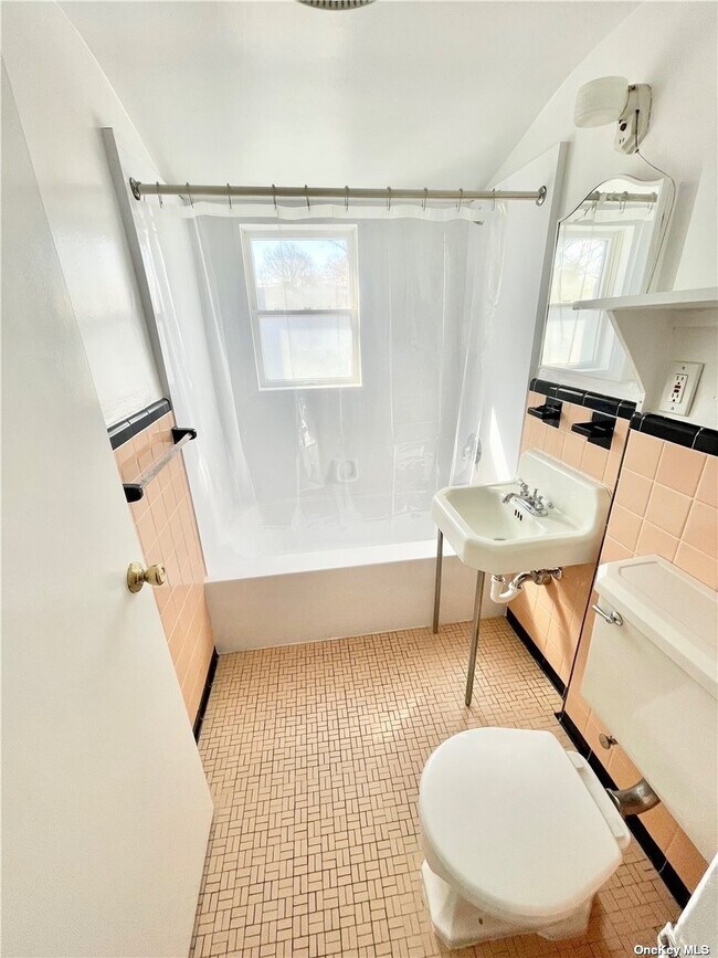 Building Photo - 13 Cleveland Pl