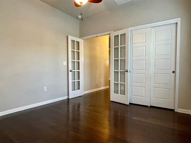 Building Photo - 18320 Friendship Hill Dr