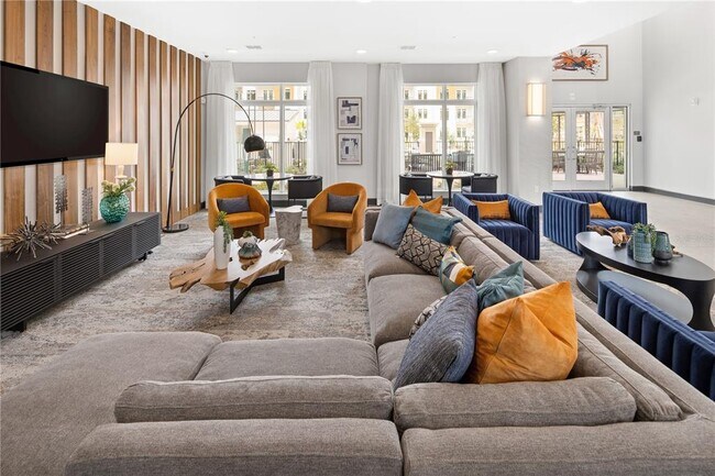 Building Photo - 5256 International Dr