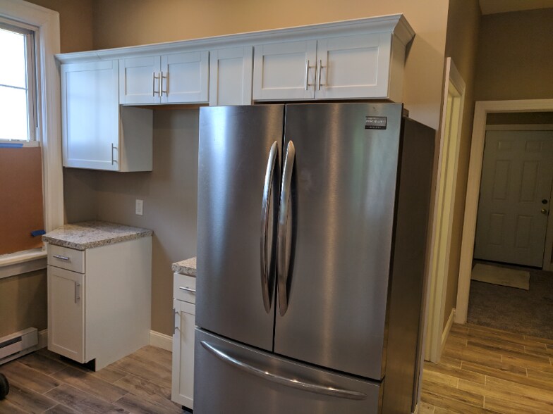 Building Photo - 72 William St