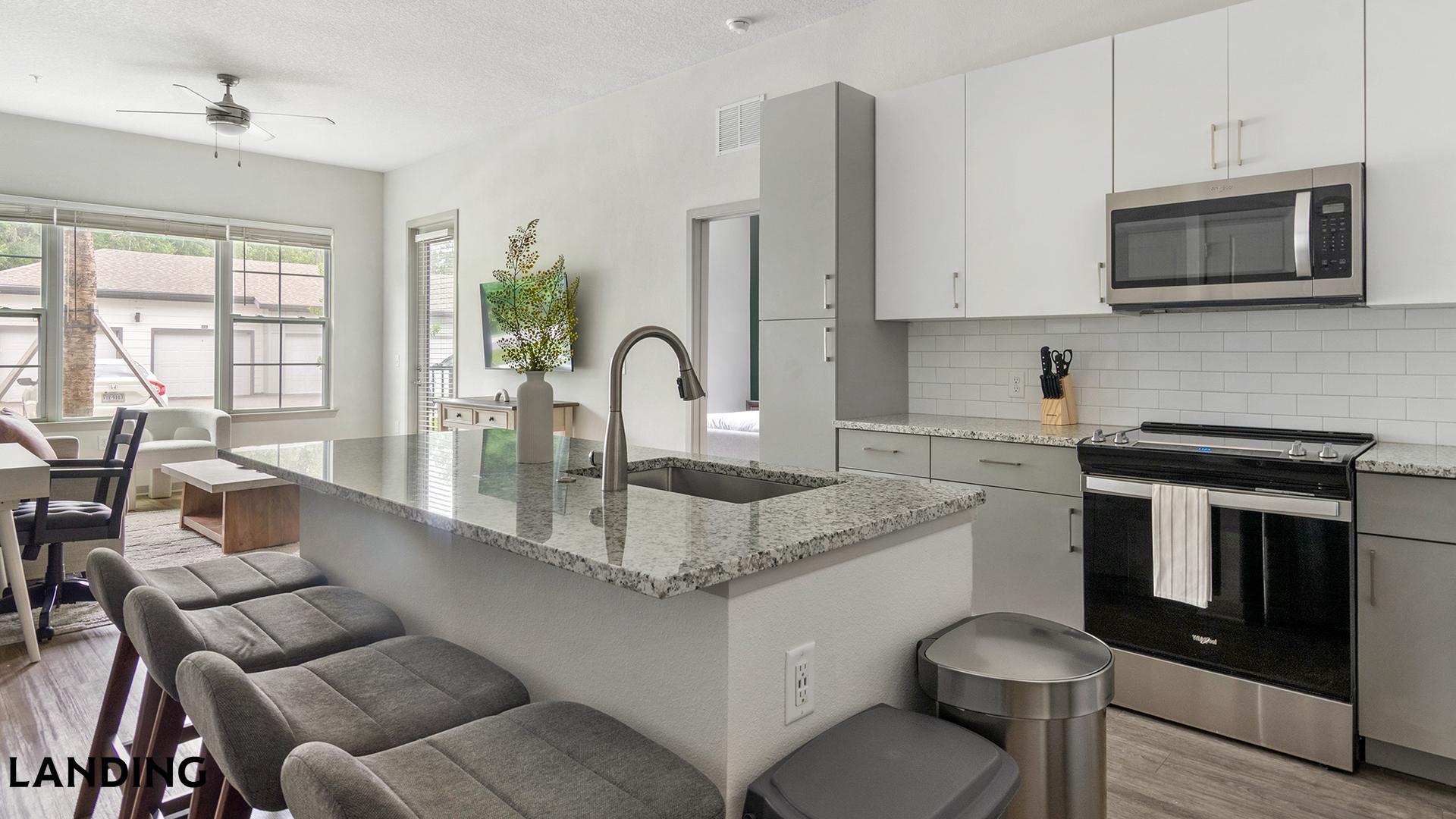 Building Photo - 7311 Baymeadows Way
