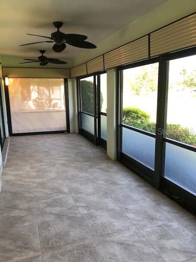 Building Photo - Dream Villa in Palmer Ranch Area