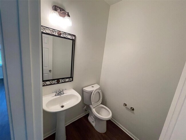 Building Photo - 2103 Weathersfield Trace Cir