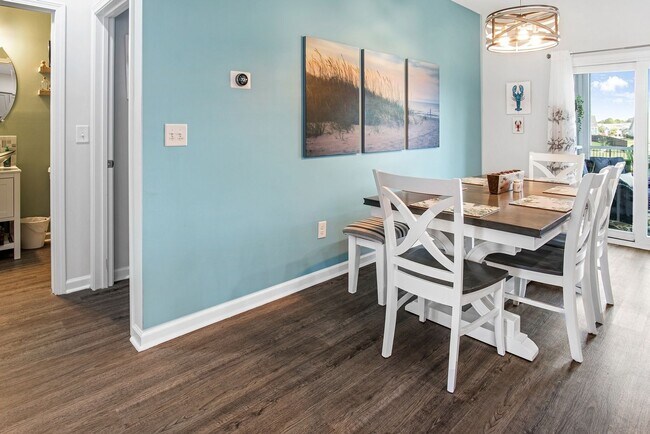Building Photo - Glenmoor 3BR/2BA – Minutes from Downtown C...