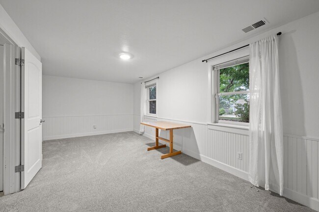 Building Photo - 2226 S Beeler Way