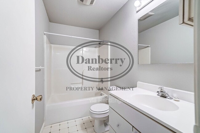 Building Photo - 3571 Turret Green Dr