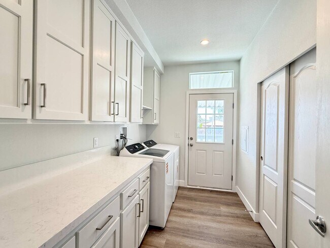 Building Photo - 11 Palm Via