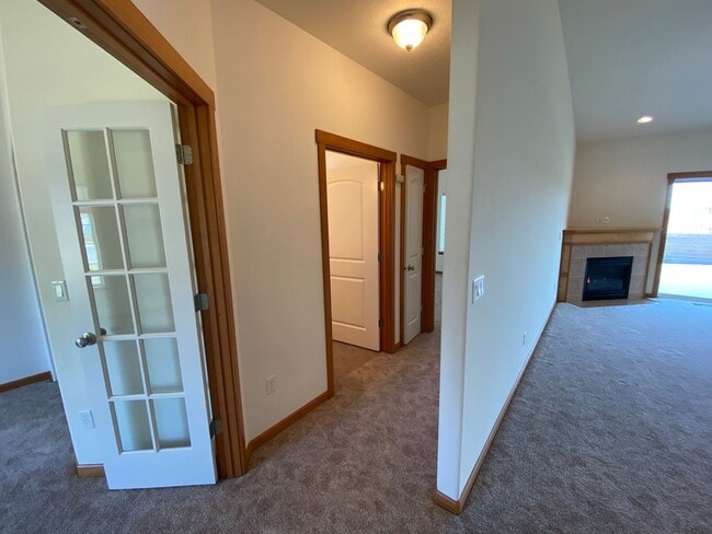 Building Photo - 3511 Hovley Ln