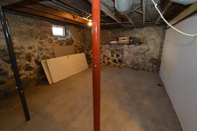Building Photo - 11 Woodland Ave