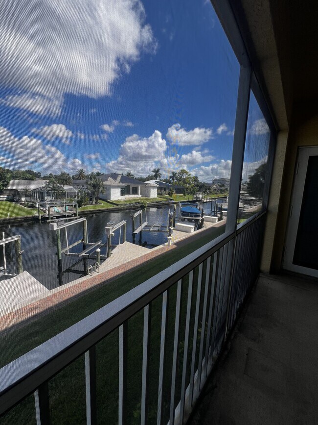 Building Photo - 1785 Four Mile Cove Pkwy