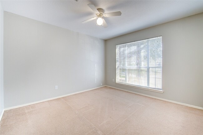 Building Photo - 1823 Usher Ct