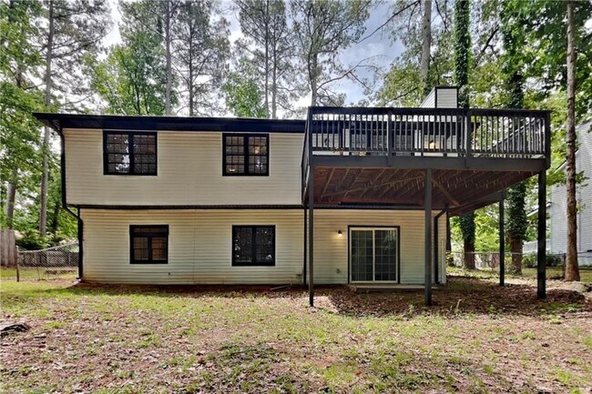 Building Photo - 345 Deerwood Dr