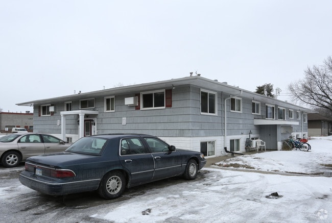 Building Photo - 8963 Syndicate Ave