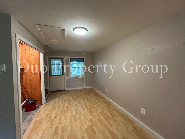 Building Photo - Charming West Eugene Home with Large Yard