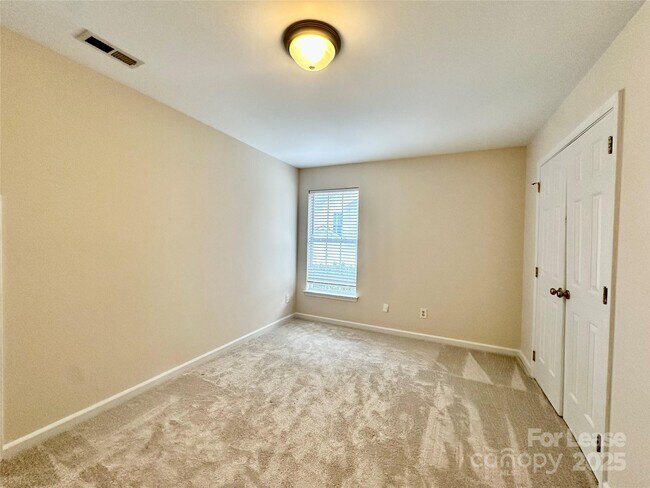 Building Photo - 126 Lake Davidson Cir