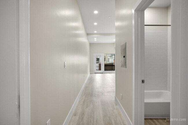 Building Photo - 70 Terra Vista Ave