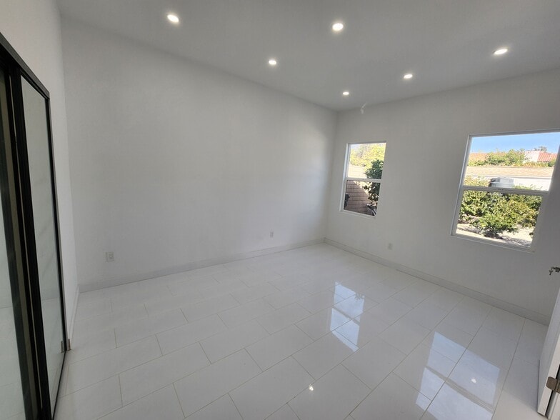 Building Photo - 10343 Penrose St