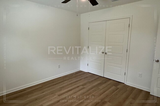Building Photo - **OPEN HOUSE 08/17 1-3PM** 4 Bed/2 Bath Ho...
