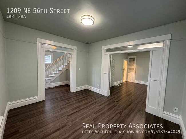 Building Photo - 1209 NE 56th St