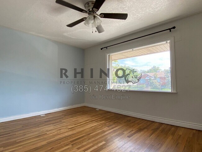 Building Photo - 2885 Van Buren Ave