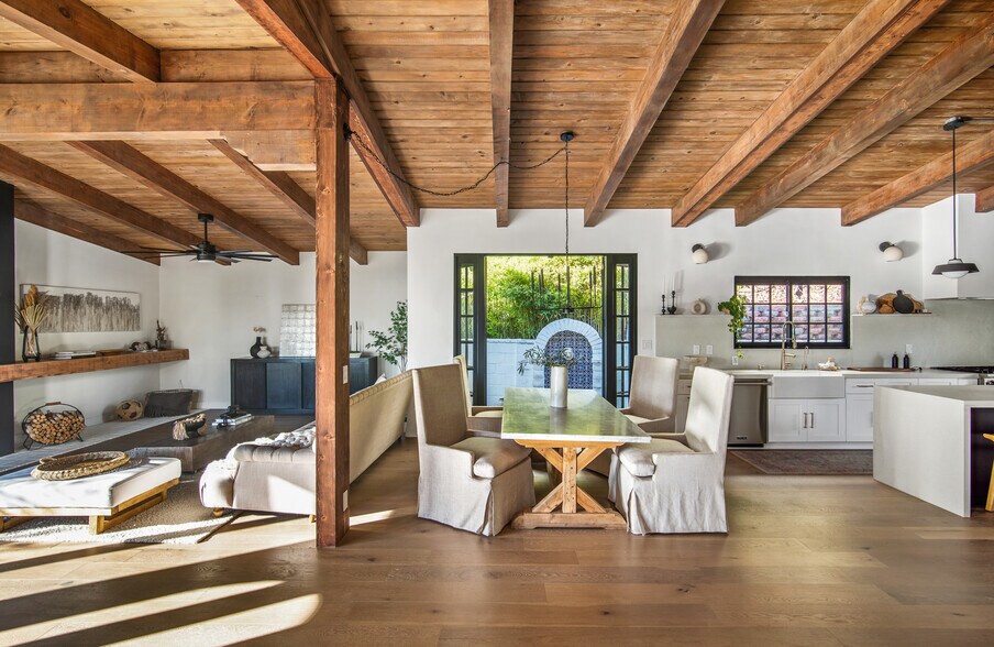 Building Photo - 9265 Thrush Way