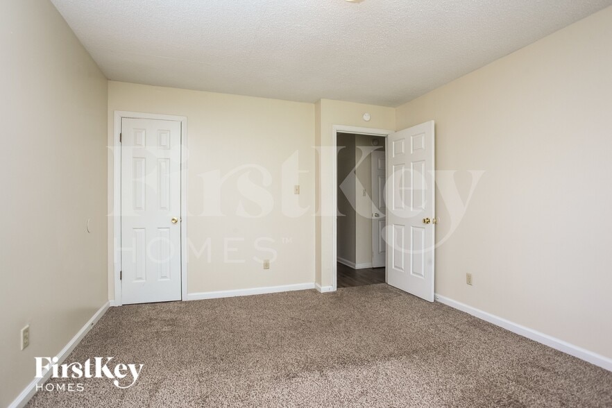 Building Photo - 1579 Belle Trees Dr