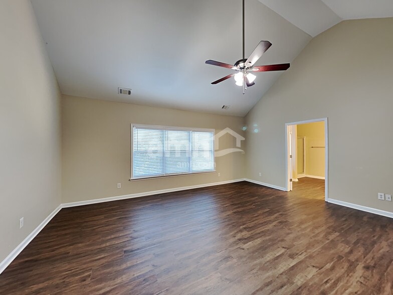 Building Photo - 916 Swallowtail View