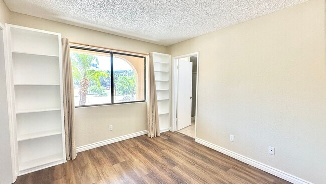 Building Photo - Wonderful Single Story Ranch Style Home on Sprawling Country Property in Vista!