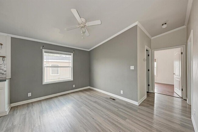 Building Photo - 120 Silver Peak Dr