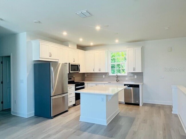 Building Photo - 7545 Estuary Lk Lp