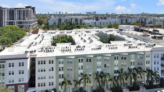 Building Photo - 533 NE 3rd Ave