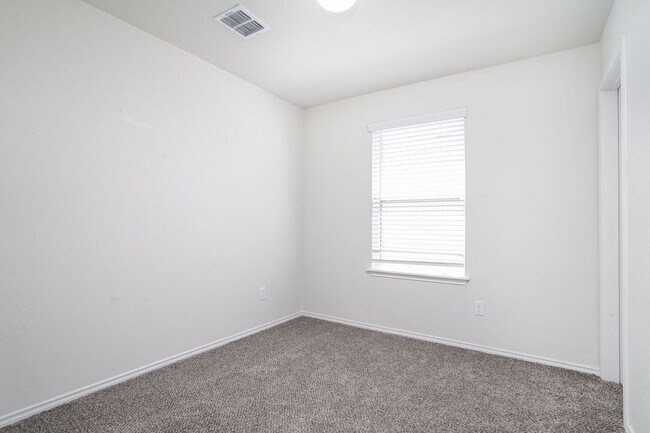 Building Photo - 4-Bedroom Home in New Braunfels with 3 Baths + Open Living Design