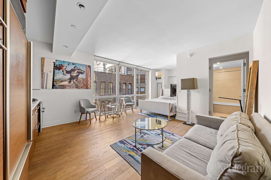 Building Photo - 39-45 E 29th St