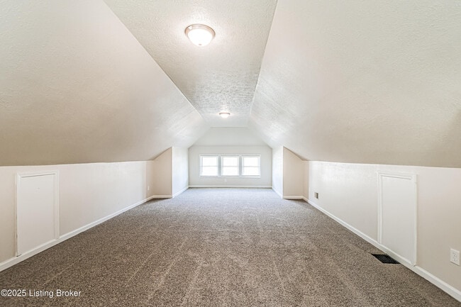 Building Photo - 218 S 41st St