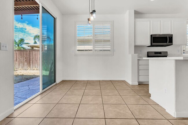 Building Photo - 26819 Rancho Serena St