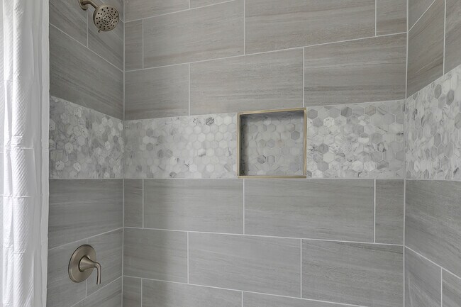 Building Photo - 2062 Woodbine Cir