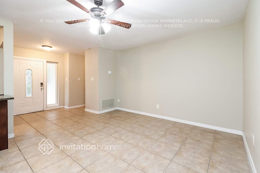 Building Photo - 1449 Spring Ln