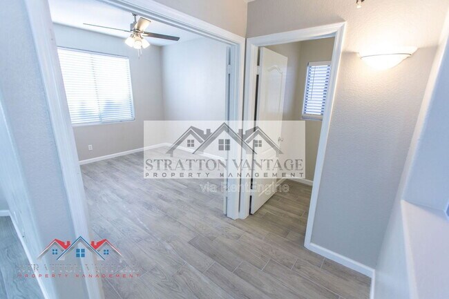 Building Photo - 16627 W McKinley St