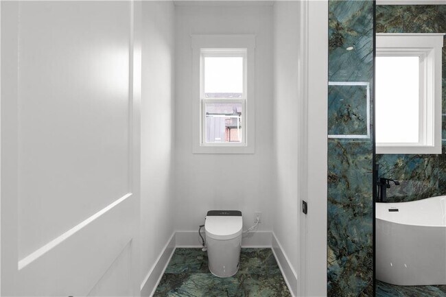 Building Photo - 409 Thunder Rd