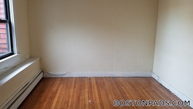 Building Photo - 179 Harvard St