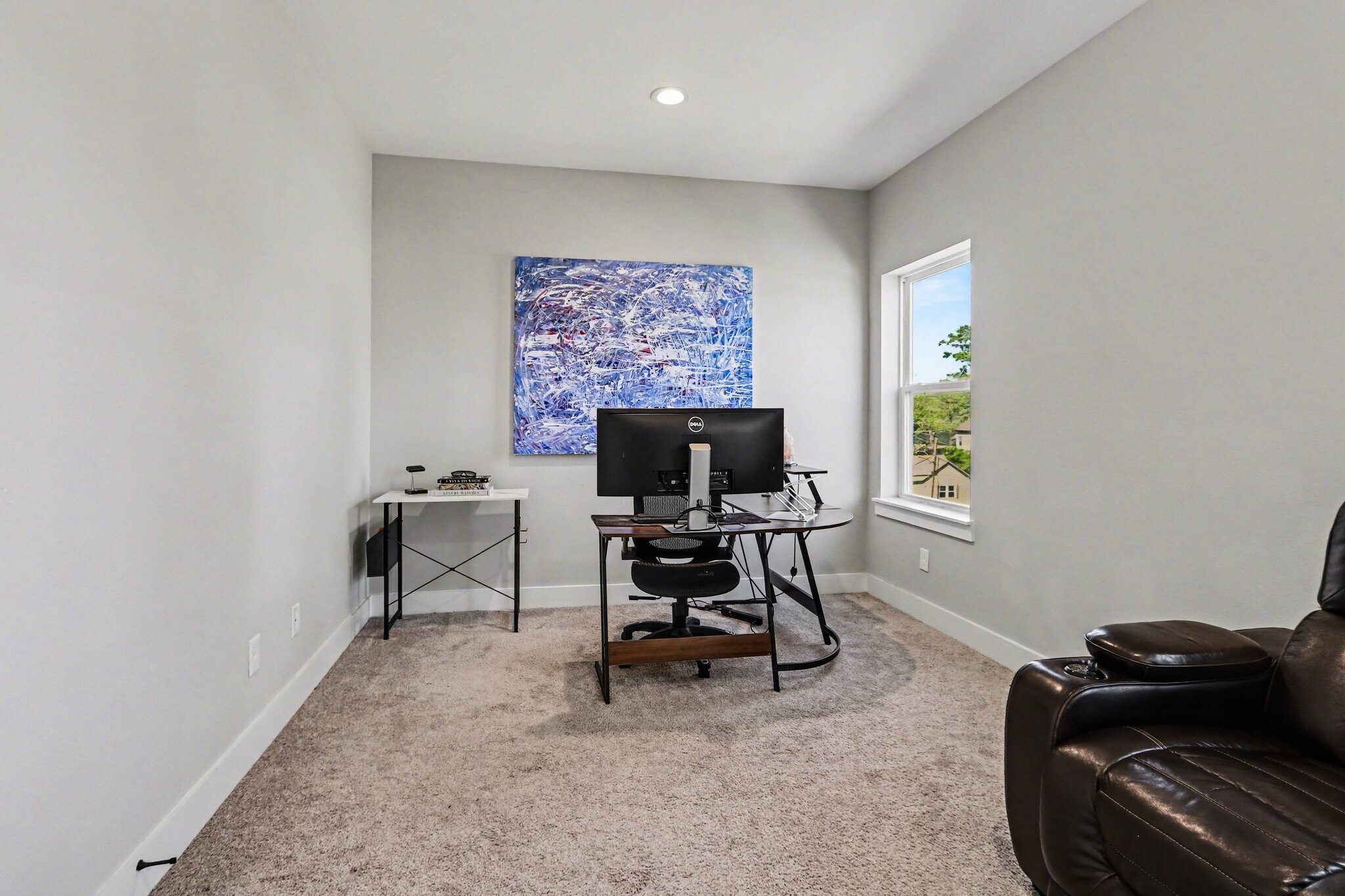 Building Photo - 825 Woodcrest Dr