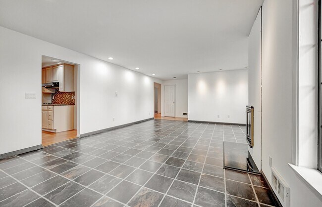 Building Photo - 17050 Northup Way