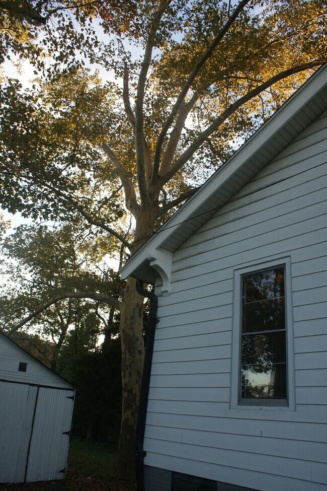 Building Photo - 2646 Terrace Ln