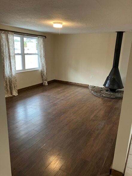 Building Photo - 7461 W Village Dr