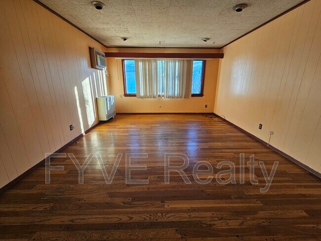 Building Photo - 3882 Faversham Rd