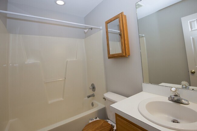 Building Photo - Charming 3-Bed, 2-Bath Home in Pittsboro's Serene Olde Farm Neighborhood! ?????