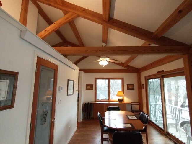 Building Photo - 402 Forest Beach Rd