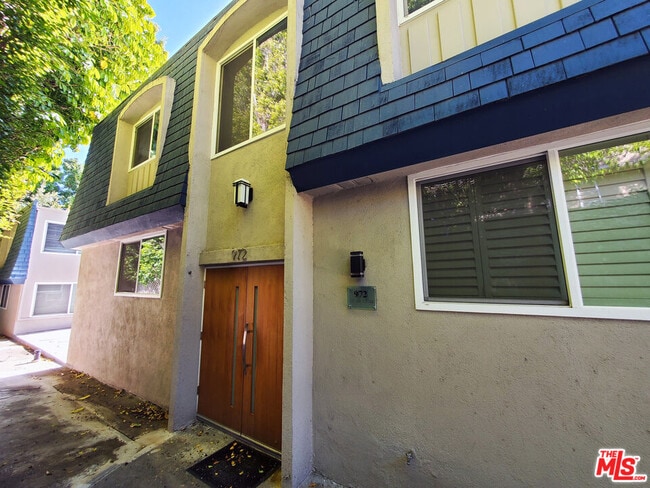 Building Photo - 972 Larrabee St