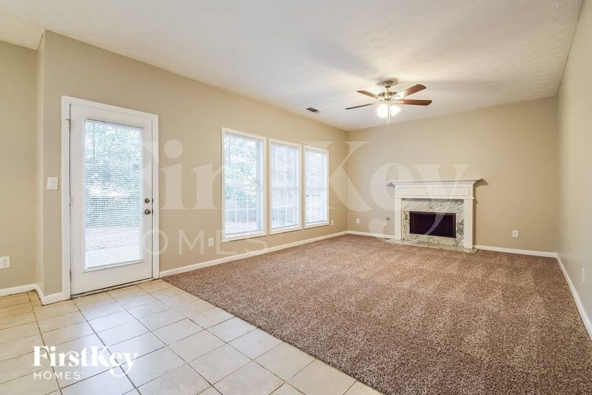 Building Photo - 821 Charles Hall Dr